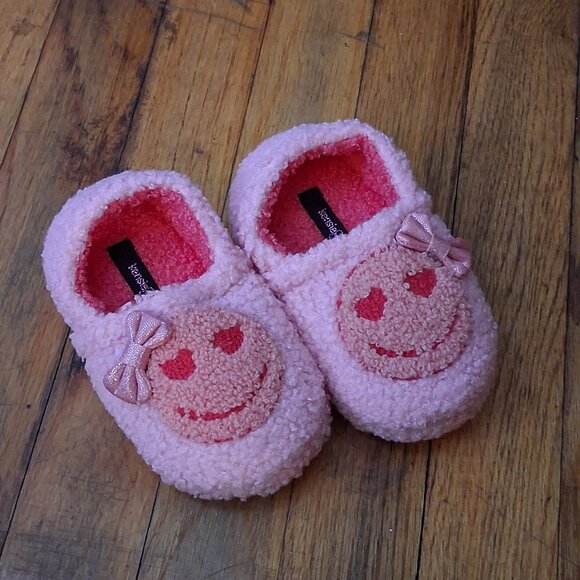 Kensie Girl Fuzzy Slippers - Picture 1 of 4